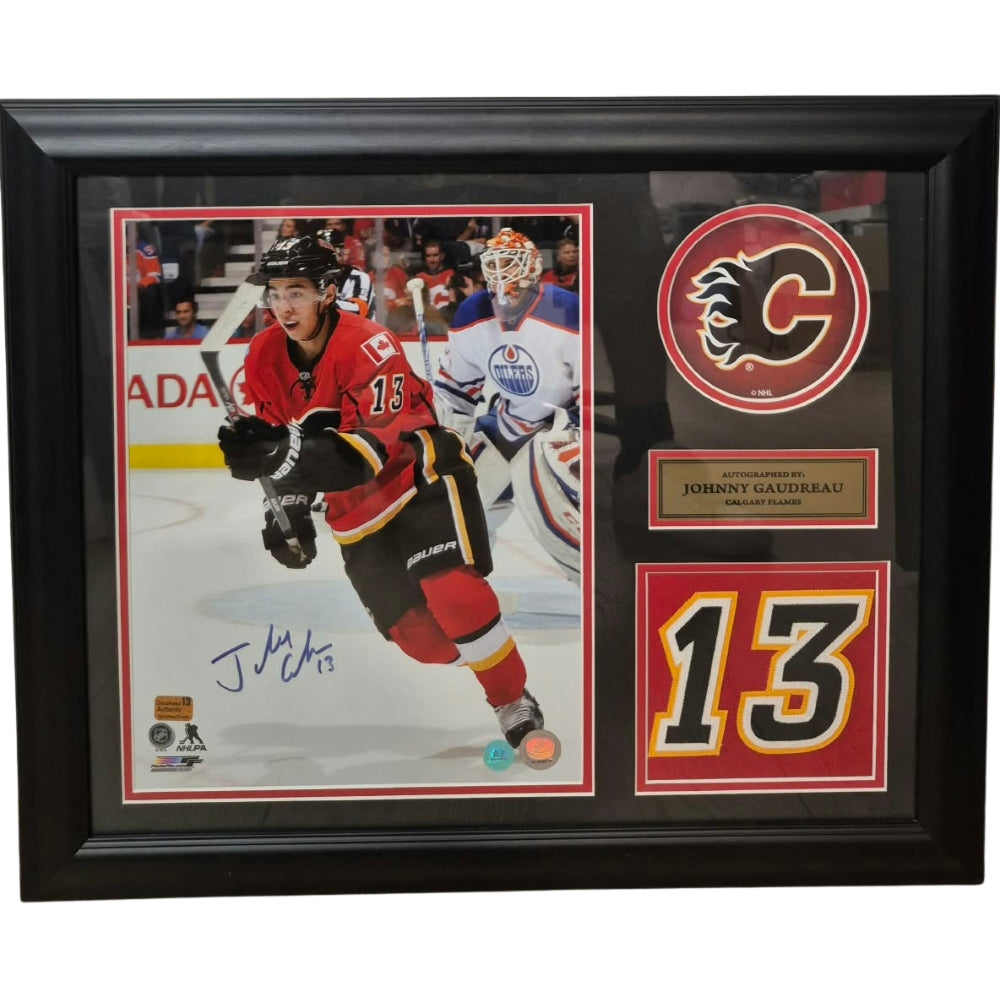 Photo officielle 11x14 signée et encadrée - Johnny Gaudreau domicile AJs coa