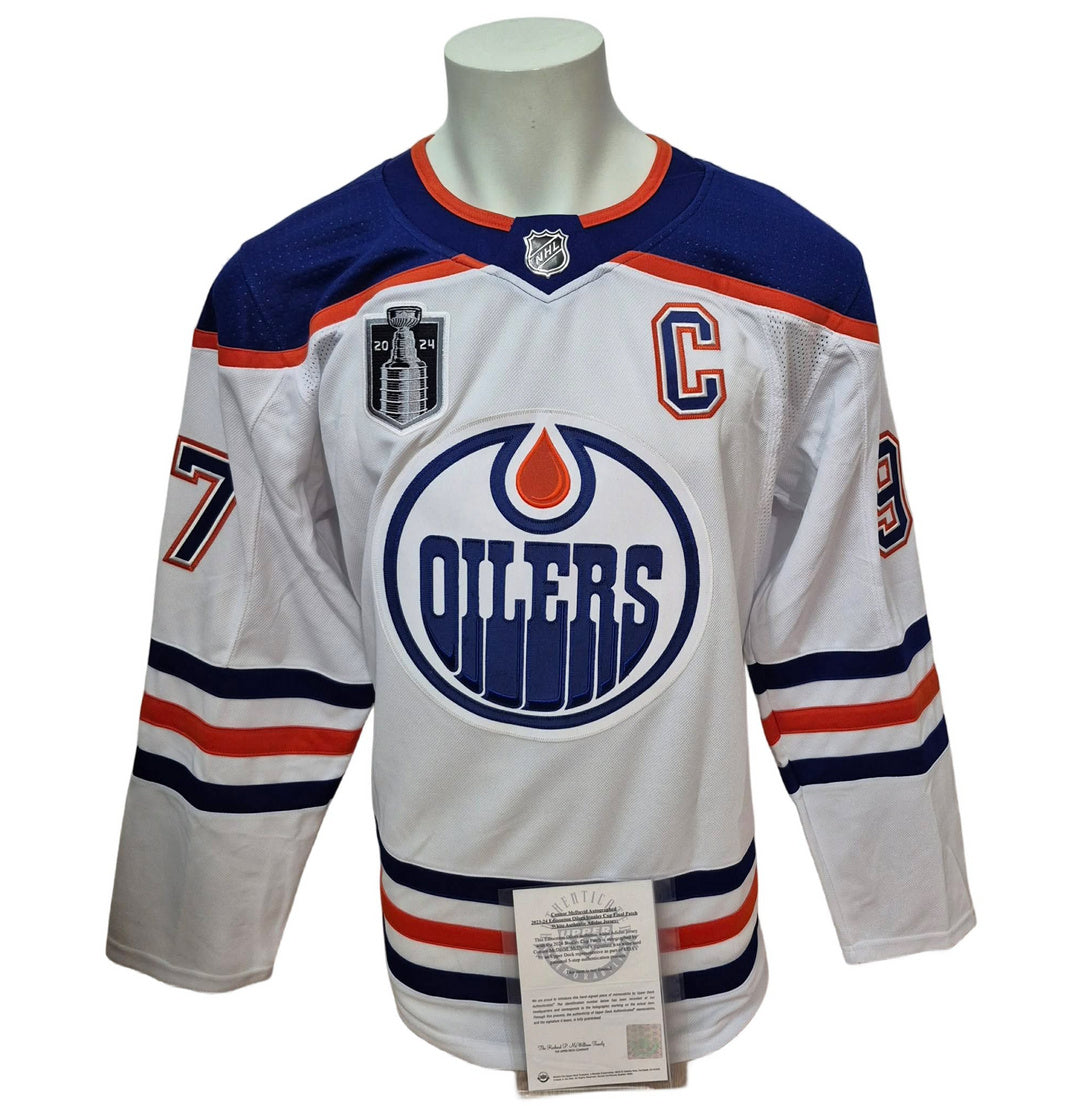 Chandail officiel Adidas signé - Connor McDavid extérieur avec patch Coupe Stanley UD coa