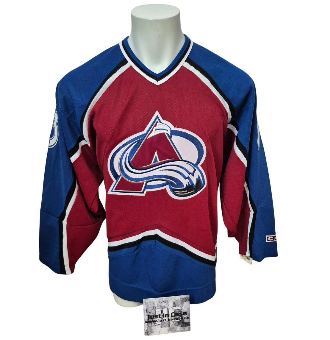Chandail officiel CCM vintage signé - Patrick Roy bordeaux JIC coa
