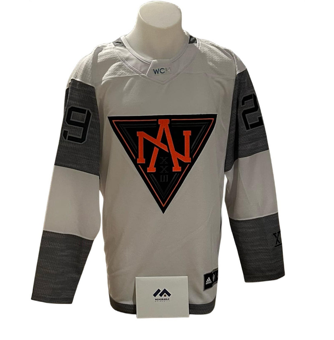 Chandail officiel Adidas signé - Nathan Mackinnon WCH blanc Memorable coa