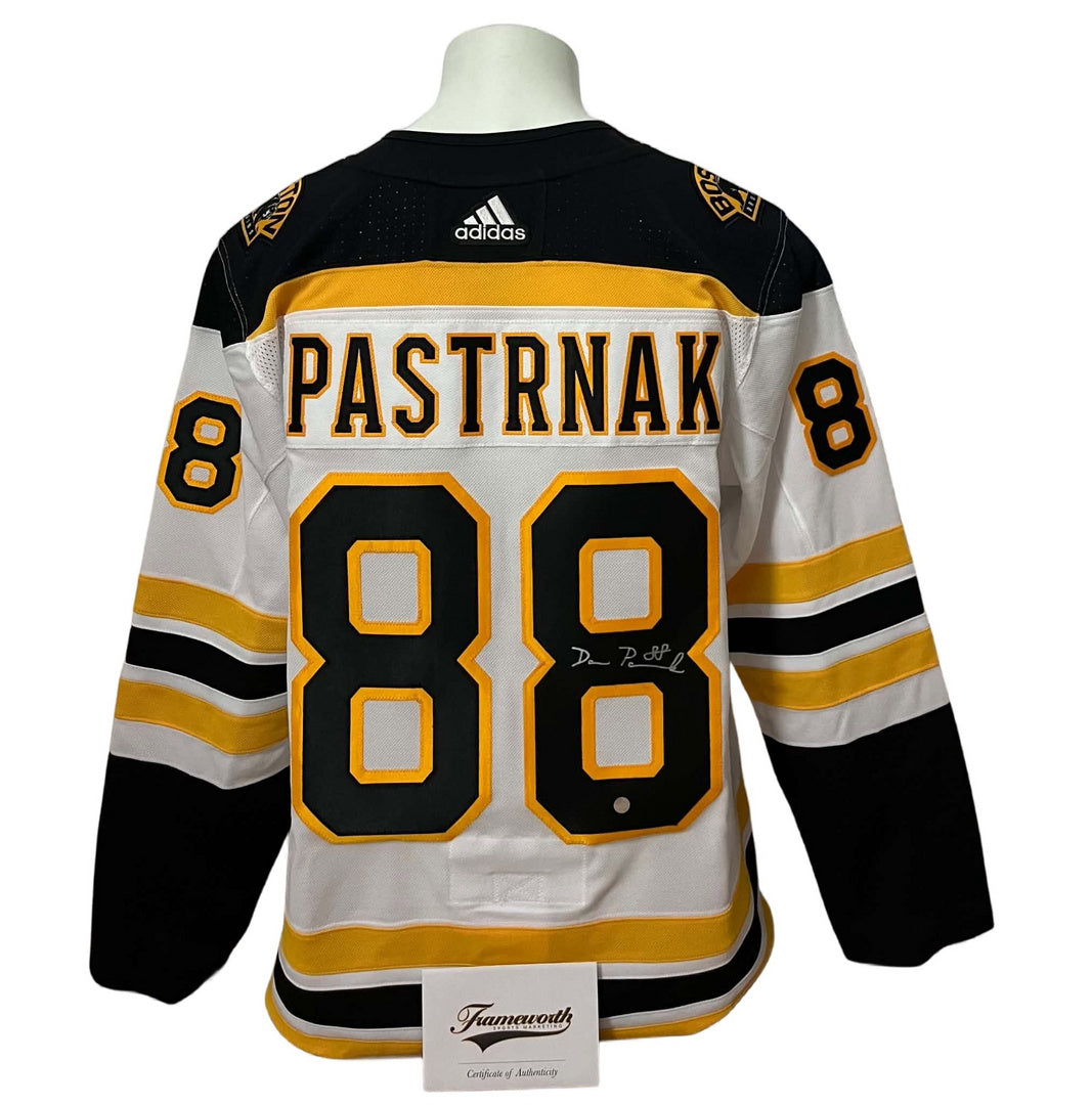 Chandail officiel Adidas signé - David Pastrnak 'away' Frameworth coa