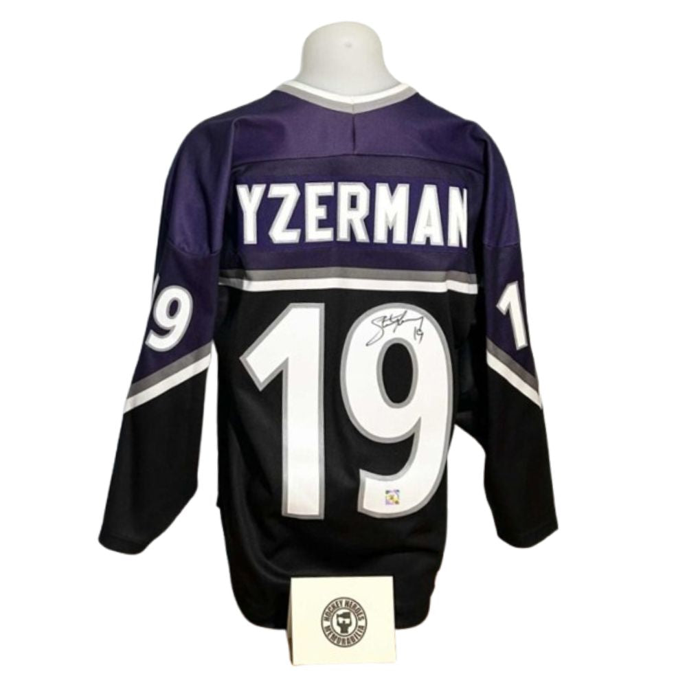Chandail officiel CCM vintage signé - Steve Yzerman All-Star HH coa