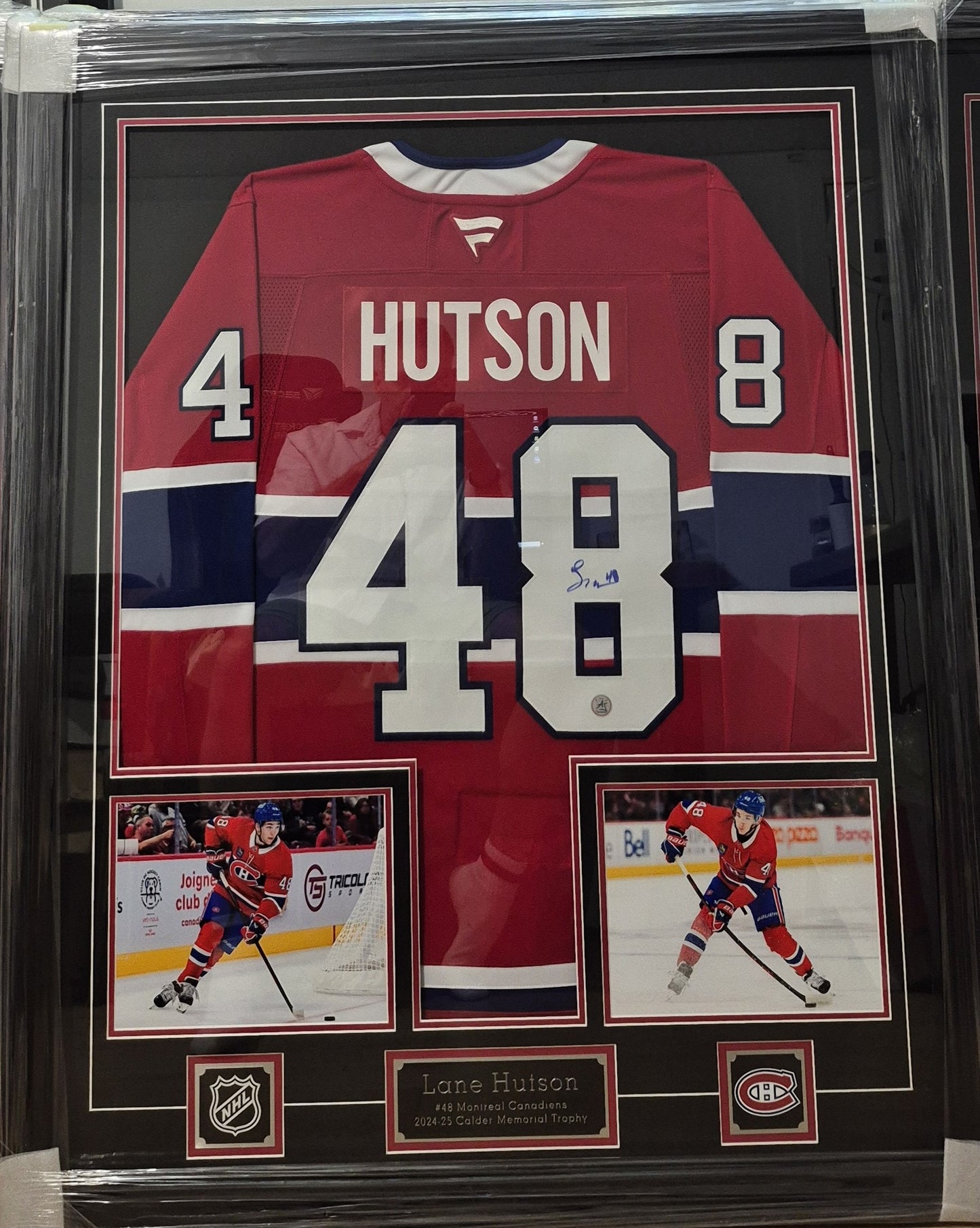 Chandail officiel Fanatics Premium encadré avec 2 photos - Lane Hutson domicile AJs coa